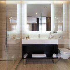 Отель Dominic & Smart Luxury Suites Republic Square Сербия, Белград - отзывы, цены и фото номеров - забронировать отель Dominic & Smart Luxury Suites Republic Square онлайн ванная