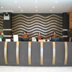 Crown Pattaya Beach Hotel парковка