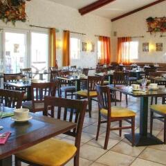 Отель CouettHotel Saint Jean dAngély Франция, Сен-Жан-д'Анжели - отзывы, цены и фото номеров - забронировать отель CouettHotel Saint Jean dAngély онлайн питание фото 3