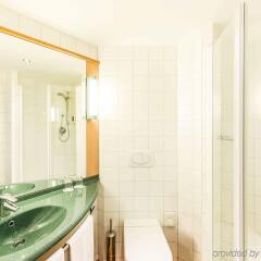 Отель ibis Wien City ванная фото 2