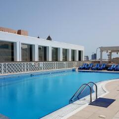 Отель Crowne Plaza Abu Dhabi ОАЭ, Абу-Даби - отзывы, цены и фото номеров - забронировать отель Crowne Plaza Abu Dhabi онлайн бассейн