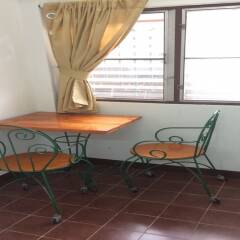 Апартаменты Baan Khun Mae Apartment удобства в номере