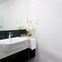 Rydges Camperdown in Camperdown, Australia from 183$, photos, reviews - zenhotels.com bathroom