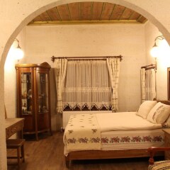 Отель Bayer Stone House Аванос комната для гостей фото 5