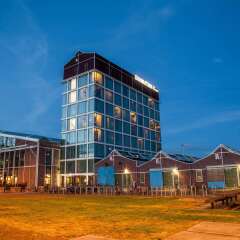 Отель DoubleTree by Hilton Hotel Amsterdam - NDSM Wharf Нидерланды, Амстердам - отзывы, цены и фото номеров - забронировать отель DoubleTree by Hilton Hotel Amsterdam - NDSM Wharf онлайн вид на фасад
