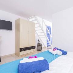 Отель Bella Santorini Studios комната для гостей фото 5