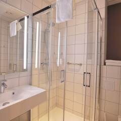 Active Hotel Вроцлав ванная