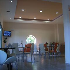 Avra Hotel