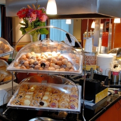 Отель Hampton Inn and Suites by Hilton, Downtown Vancouver Канада, Ванкувер - отзывы, цены и фото номеров - забронировать отель Hampton Inn and Suites by Hilton, Downtown Vancouver онлайн питание фото 3