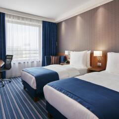 Отель Holiday Inn Express Belgrade - City, an IHG Hotel Сербия, Белград - отзывы, цены и фото номеров - забронировать отель Holiday Inn Express Belgrade - City, an IHG Hotel онлайн комната для гостей фото 5