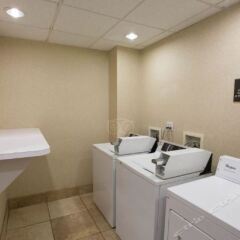 Отель Meadowlands River Inn ванная
