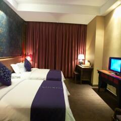Отель Chengdu Folk Inn комната для гостей