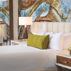 Отель Mandalay Bay Resort And Casino 4* Стандартный номер с двуспальной кроватью фото 5