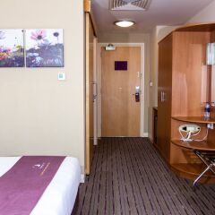 Отель Premier Inn Abu Dhabi Capital Centre удобства в номере