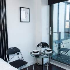 Отель Skyline View 1 BD Apt комната для гостей