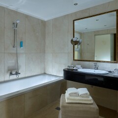 Top Countryline Alexander Beach Hotel & Village Crete Malia ванная фото 2