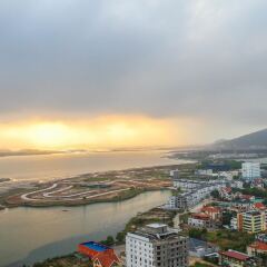Апартаменты MHG Home Luxury Apartment балкон