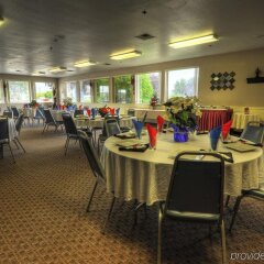 Shilo Inn Suites Hotel - Nampa Suites - Idaho