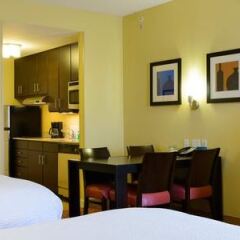 Отель TownePlace Suites by Marriott Frederick комната для гостей фото 5