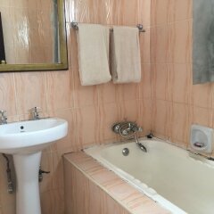 Roysam Lodge in Livingstone, Zambia from 44$, photos, reviews - zenhotels.com bathroom