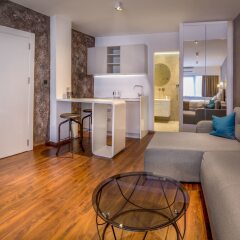 Отель Level Luxury Suites в номере