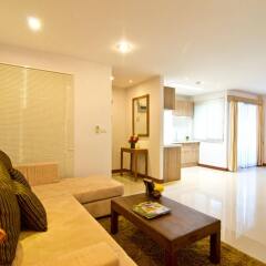 Отель Lasalle Suites & Spa комната для гостей