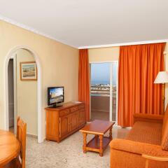 Отель Apartamentos Stella Maris ( Marcari Sl.) Испания, Фуэнхирола - 1 отзыв об отеле, цены и фото номеров - забронировать отель Apartamentos Stella Maris ( Marcari Sl.) онлайн комната для гостей фото 2