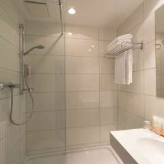 Отель Wyndham Köln Германия, Кёльн - 3 отзыва об отеле, цены и фото номеров - забронировать отель Wyndham Köln онлайн ванная фото 2