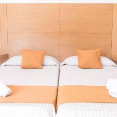 Отель Hostal Juan Palma комната для гостей фото 5