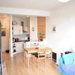 Апартаменты 1 Bedroom Apartment With Beautiful Views in Hampstead комната для гостей фото 3