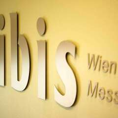 Отель ibis Styles Wien Messe Prater Австрия, Вена - отзывы, цены и фото номеров - забронировать отель ibis Styles Wien Messe Prater онлайн вид на фасад
