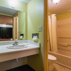 Отель Knights Inn Columbus ванная фото 2