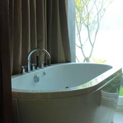 Отель Novotel Phuket Kamala Beach ванная фото 2