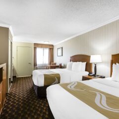 Отель Quality Inn & Suites Los Angeles Airport - LAX удобства в номере