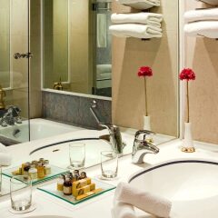 Отель Mercure Grand Jebel Hafeet Al Ain Hotel ОАЭ, Эль-Айн - отзывы, цены и фото номеров - забронировать отель Mercure Grand Jebel Hafeet Al Ain Hotel онлайн ванная