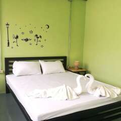 Samsen 8 Hostel Бангкок комната для гостей фото 3