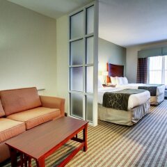 Отель Comfort Suites Vicksburg балкон