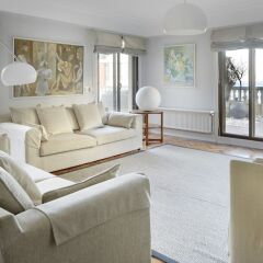 Апартаменты Miraconcha Terrace Apartment by FeelFree Rentals комната для гостей