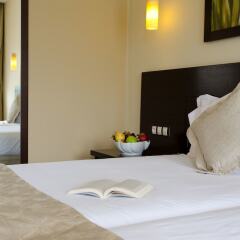 Отель Riu Pravets Resort Правец сейф в номере