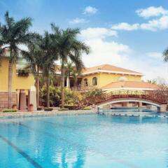 Апартаменты Portofino International Apartment бассейн