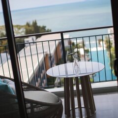 Отель Renaissance Pattaya Resort & Spa Таиланд, На Чом Тхиан - отзывы, цены и фото номеров - забронировать отель Renaissance Pattaya Resort & Spa онлайн балкон