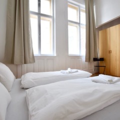 Апартаменты Standard Apartment by Hi5 - Fővám square Будапешт комната для гостей