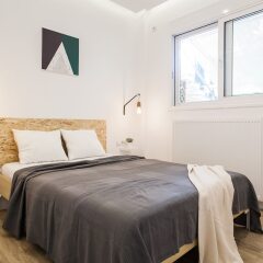 Отель Kifissia Central Stylish Fresh Apartment near Metro 1BR Греция, Кифисия - отзывы, цены и фото номеров - забронировать отель Kifissia Central Stylish Fresh Apartment near Metro 1BR онлайн комната для гостей фото 3