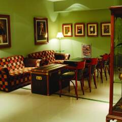 Отель Mayflower Suites комната для гостей