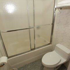Отель Explore Hotel and Hostel США, Нью-Йорк - отзывы, цены и фото номеров - забронировать отель Explore Hotel and Hostel онлайн ванная