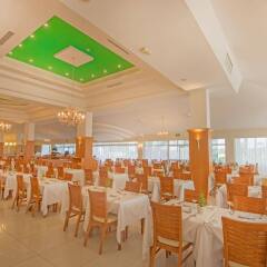 Dome Beach Hotel and Resort питание