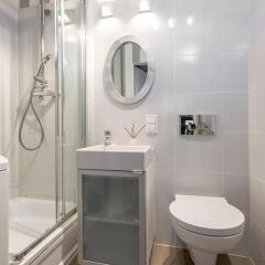 Отель P&O Apartments Bonifraterska Польша, Варшава - отзывы, цены и фото номеров - забронировать отель P&O Apartments Bonifraterska онлайн ванная