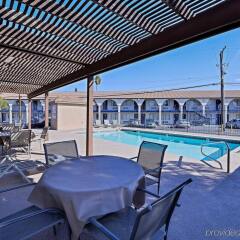 Отель Americas Best Value Inn Downtown Las Vegas США, Лас-Вегас - отзывы, цены и фото номеров - забронировать отель Americas Best Value Inn Downtown Las Vegas онлайн бассейн