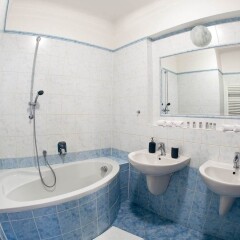 Отель St. Nicholas Church - 2 Br Apts Прага фото 7