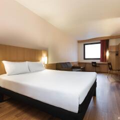 Отель Ibis Bilbao Centro комната для гостей фото 4